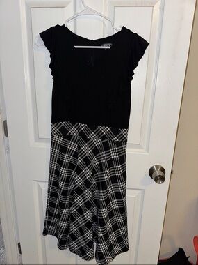 Women’s Black & White Plaid Midi Dress with Flutter Sleeves